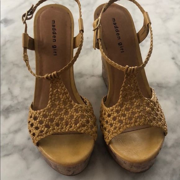 Madden Girl mustard wedges - Picture 4 of 11